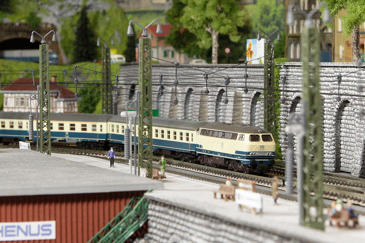 Modellbahn Bahnsteig