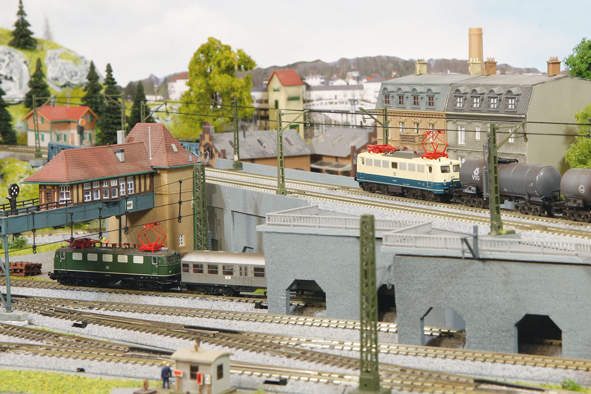 Modellbahn Überwerfungsbauwerk
